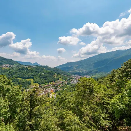 La Torre Del Manghen: Agri-alloggio Indipendente Rota d'Imagna