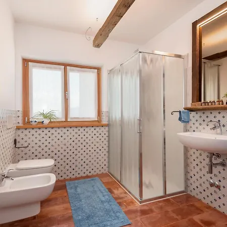 La Torre Del Manghen: Agri-alloggio Indipendente Chalet Rota d'Imagna