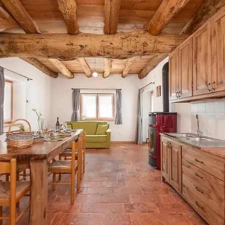 Chalet La Torre Del Manghen: Agri-alloggio Indipendente