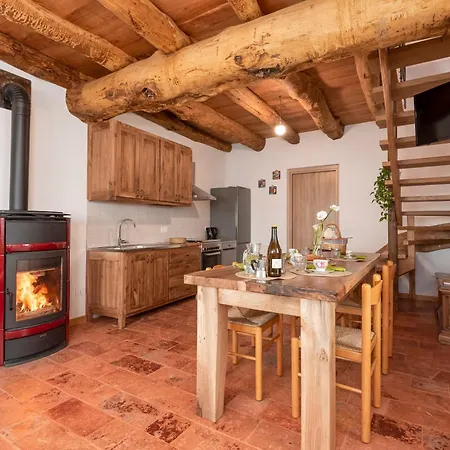 La Torre Del Manghen: Agri-alloggio Indipendente 木屋 *